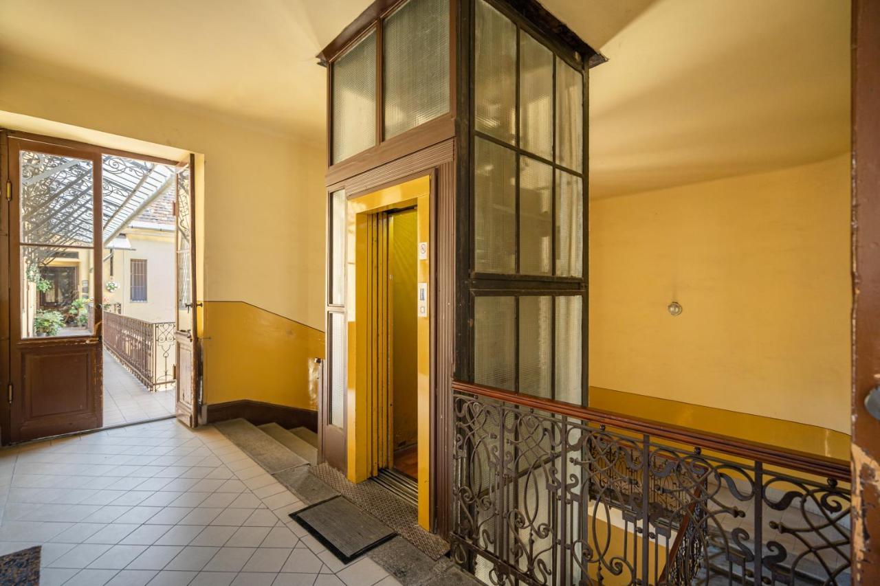 Sky Way Apartment ブダペスト エクステリア 写真